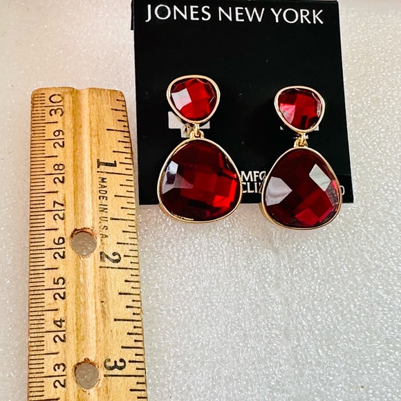 Jones of New York Red Glass Collar Necklace and Earrings NWT - Picture 4 of 8